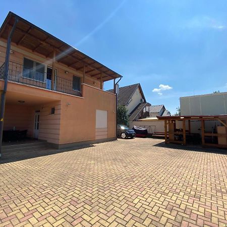 Gabi Lux Apartman Apartment Hajdúszoboszló Exterior foto