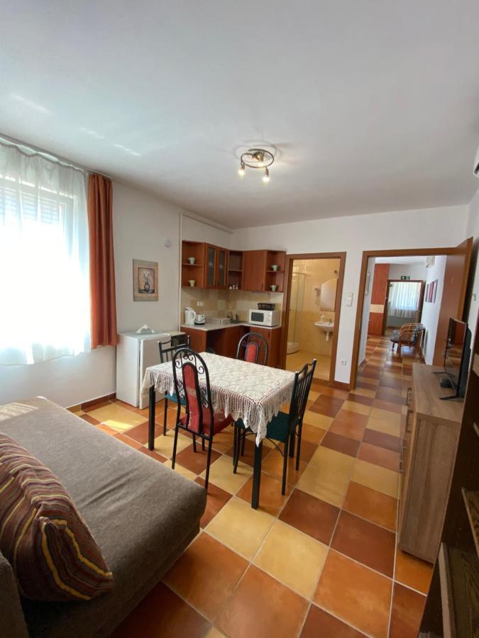 Gabi Lux Apartman Apartment Hajdúszoboszló Exterior foto